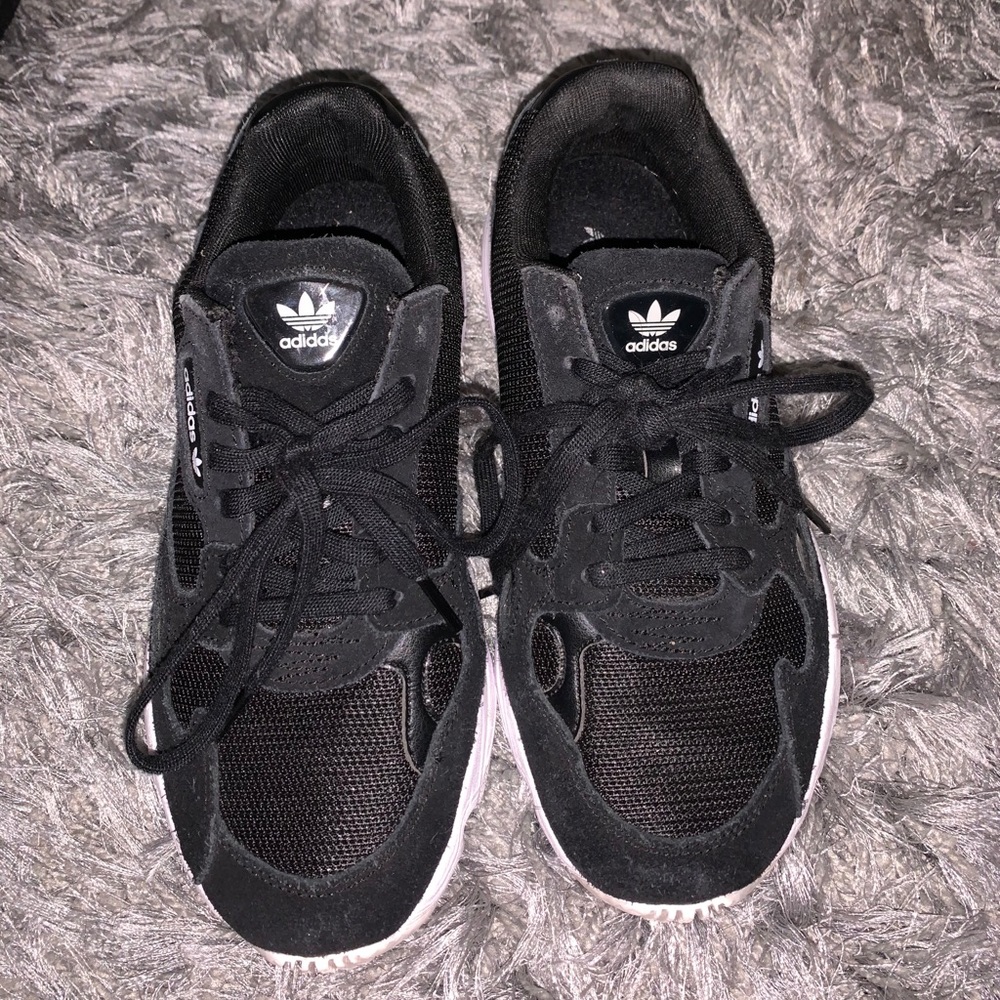 Black adidas women’s falcon chunky trainers shoes